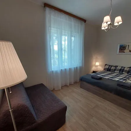 Case de vacanță Rozmaring Apartman Haz