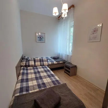 Case de vacanță Rozmaring Apartman Haz