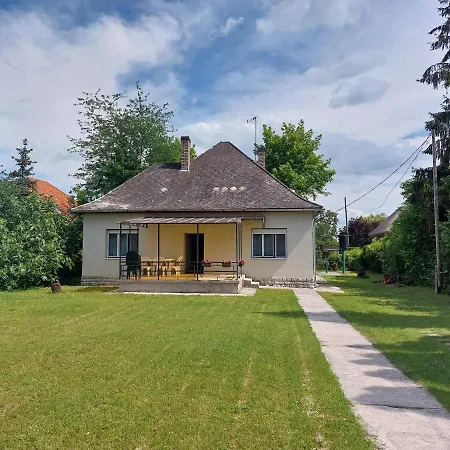 Rozmaring Apartman Haz Case de vacanță